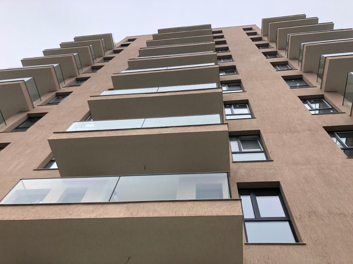 Luxury Westpark 2-Room Apartment Lakeview W5 Boekarest Buitenkant foto
