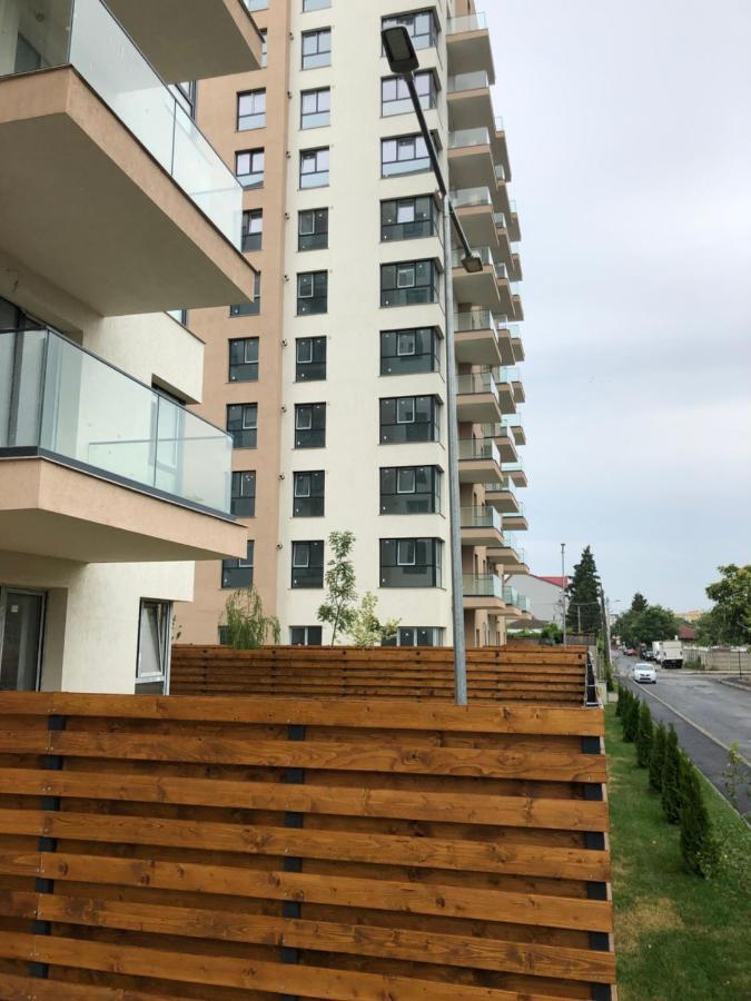 Luxury Westpark 2-Room Apartment Lakeview W5 Boekarest Buitenkant foto